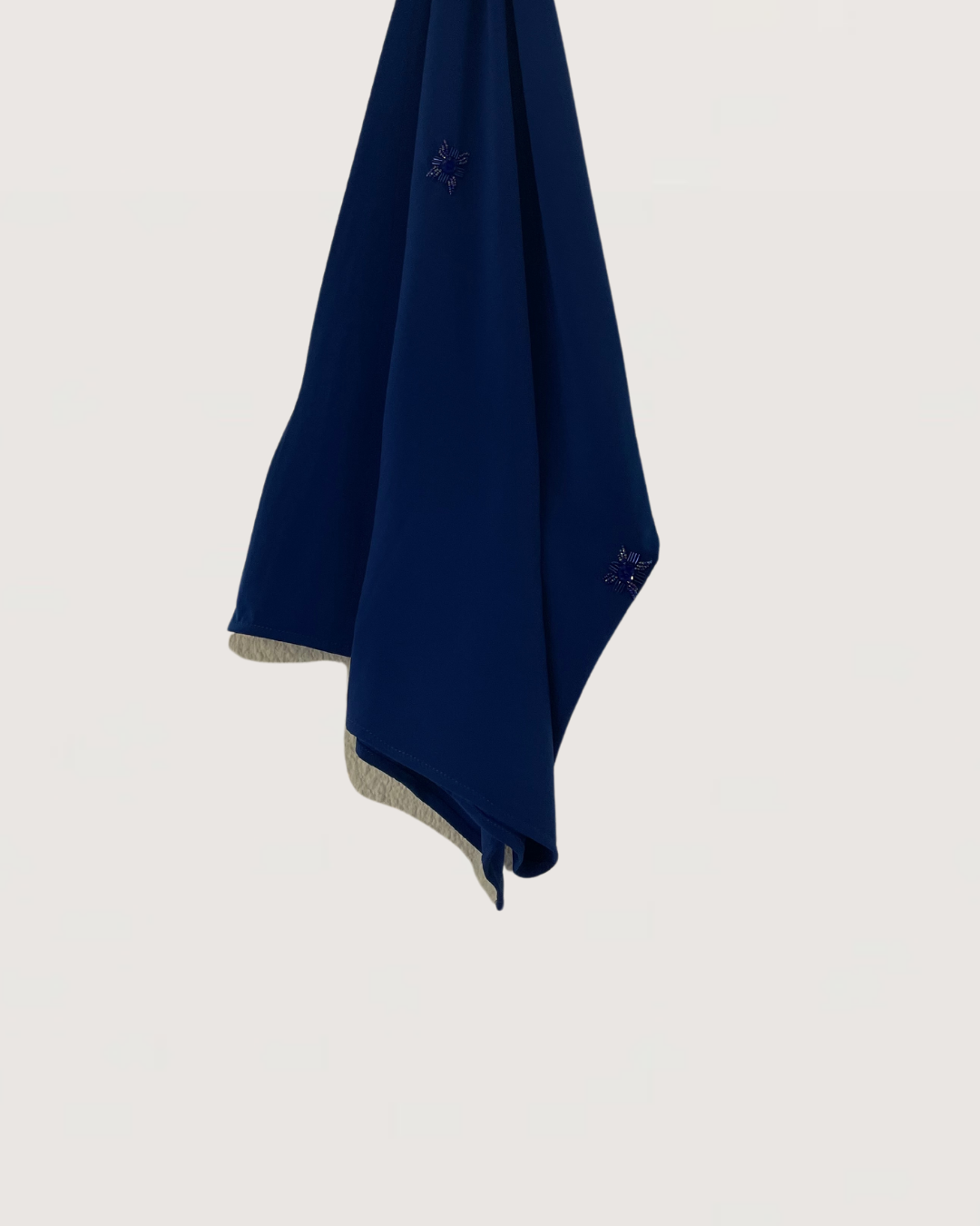 By Naima Chaab | Deep Cove NC Premium Jersey with stones scarves